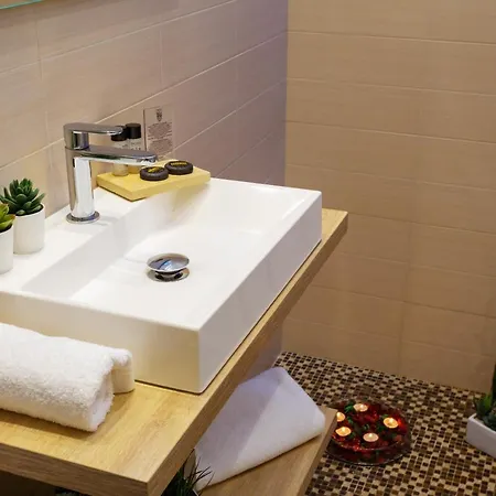 לינה וארוחת בוקר Le Del Duomo 4*