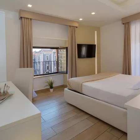 לינה וארוחת בוקר Le Del Duomo קטאניה